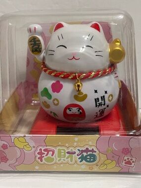 Solar Powered  Maneki Neko Welcoming Lucky Fortune Cat -White 開運/必勝